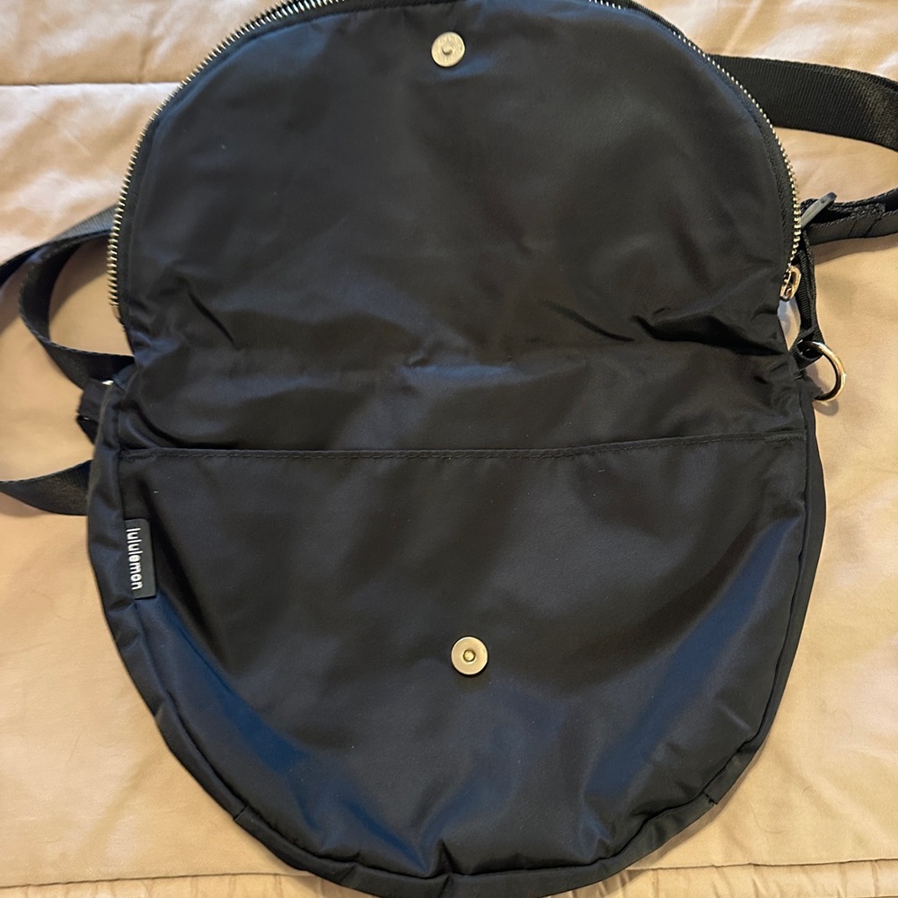 lululemon athletica Black Crossbody Shoulder Bag with Gold Hardware - Picture 3 of 4